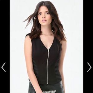 Bebe Black Size 2 Kirstie Pintuck Vest